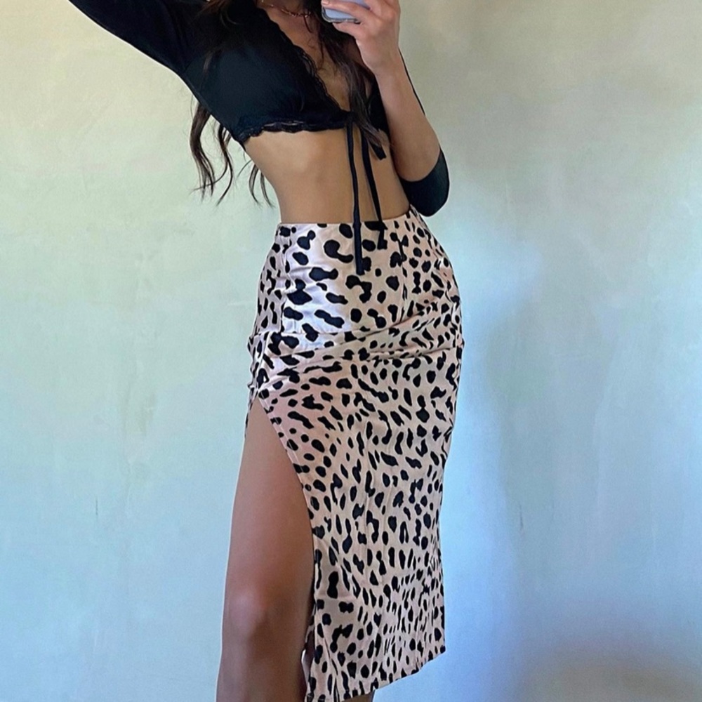 Cute Satin midi skirt with side slit!(never worn)